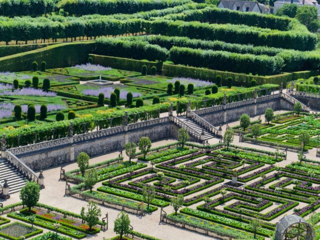 Jardin à la française ou jardin à l&rsquo;anglaise — comparatif