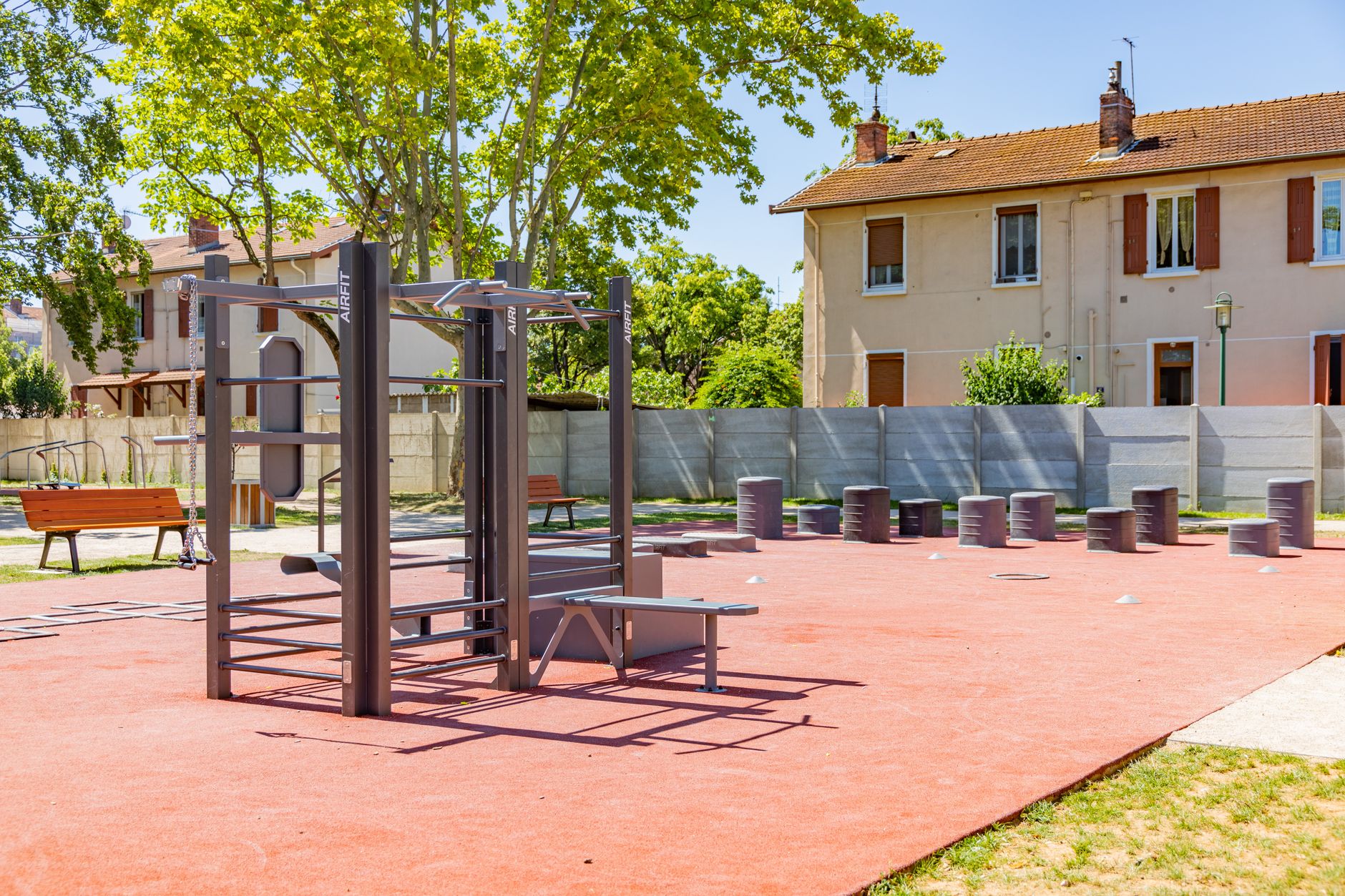 Guide d'aménagement ludique pour parc et jardin